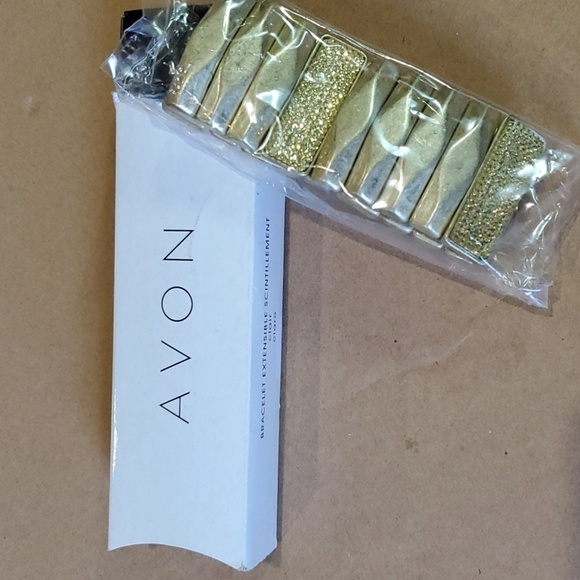 Avon Glittering Stretch bracelet clear 2011 New in box - Picture 1 of 5